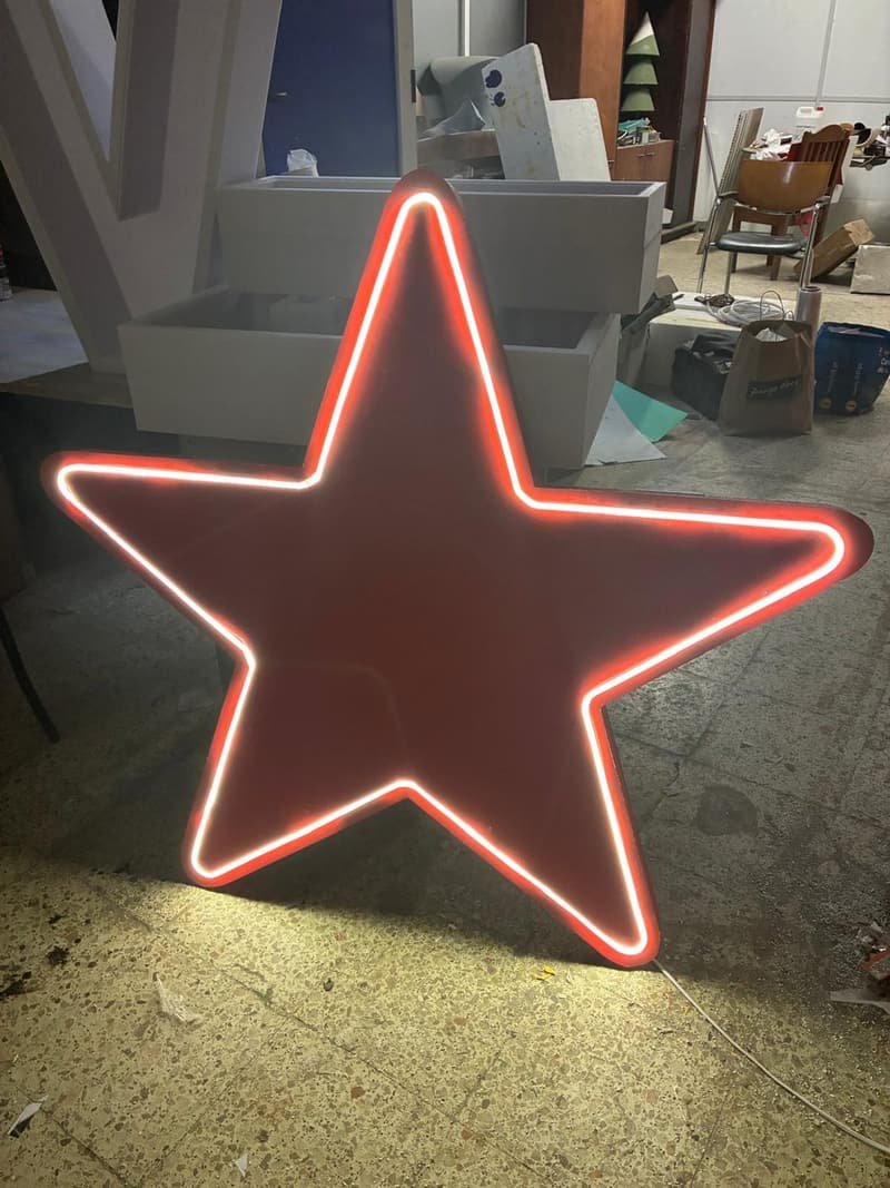 Estrela em esferovite com LED
