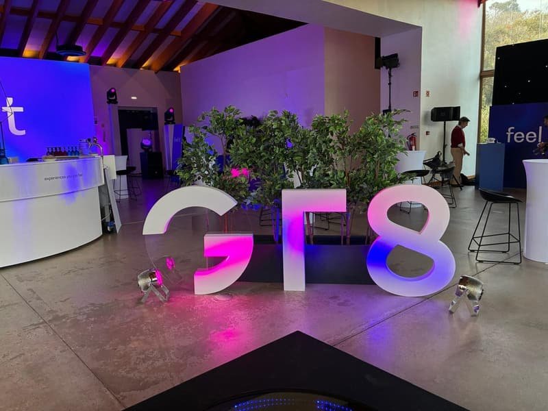 Letras gigantes em esferovite para evento
