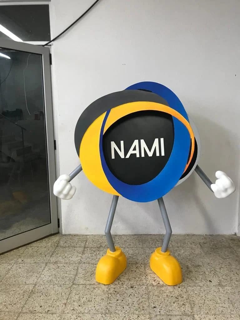 Mascote da NAMI em esferovite