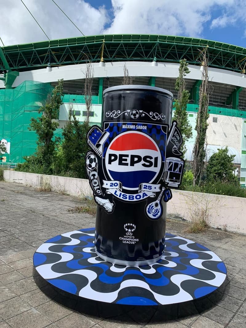 Lata gigante de Pepsi em Lisboa, 2025