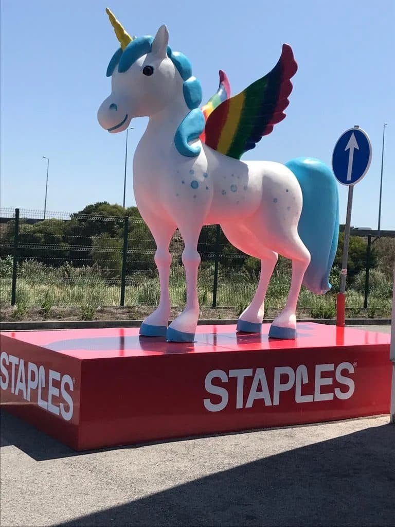 Unicórnio em resina para a Staples